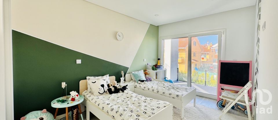 Moradia T3 em Fernão Ferro de 170 m²