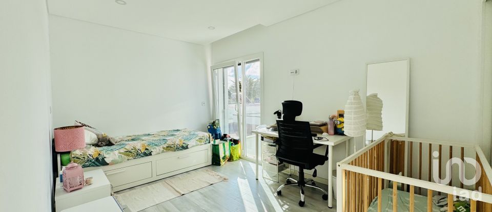 Moradia T3 em Fernão Ferro de 170 m²