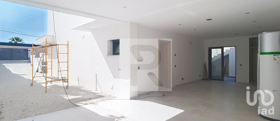 Maison T4 à Portimão de 238 m²