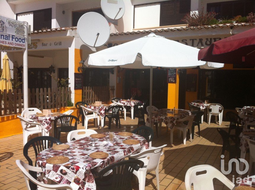 Boutique/Local commercial à Albufeira e Olhos de Água de 118 m²