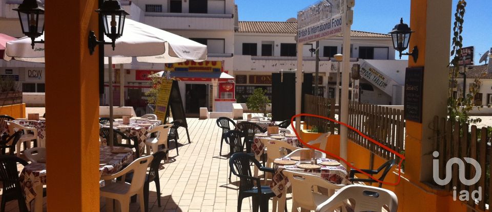 Boutique/Local commercial à Albufeira e Olhos de Água de 118 m²