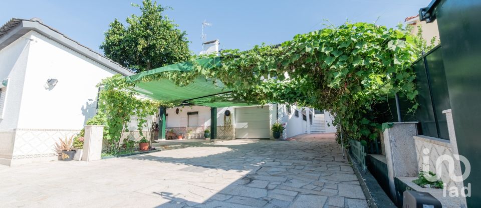 Moradia T5 em Santa Comba de 200 m²