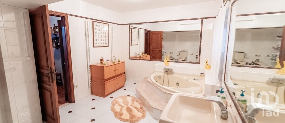 Moradia T5 em Santa Comba de 200 m²