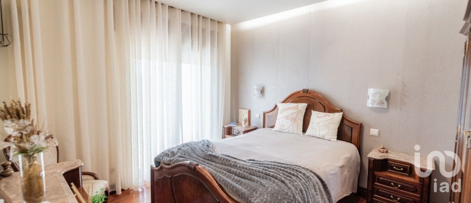 Moradia T5 em Santa Comba de 200 m²