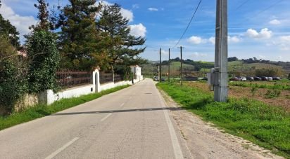 Terrain à Azueira e Sobral da Abelheira de 21 437 m²