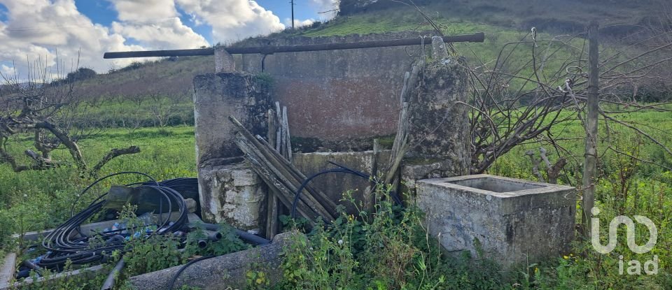 Terreno em Azueira e Sobral da Abelheira de 21 437 m²