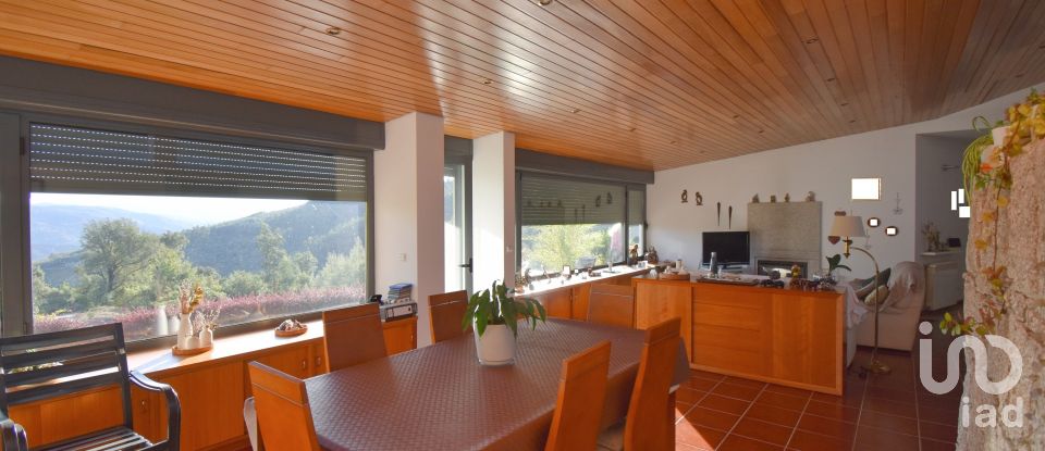 Quinta T3 em Oliveira do Hospital e São Paio de Gramaços de 273 m²