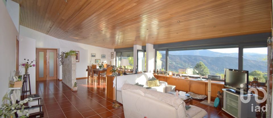 Quinta T3 em Oliveira do Hospital e São Paio de Gramaços de 273 m²