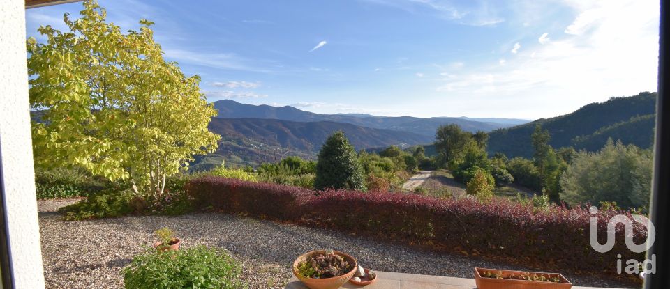 Quinta T3 em Oliveira do Hospital e São Paio de Gramaços de 273 m²