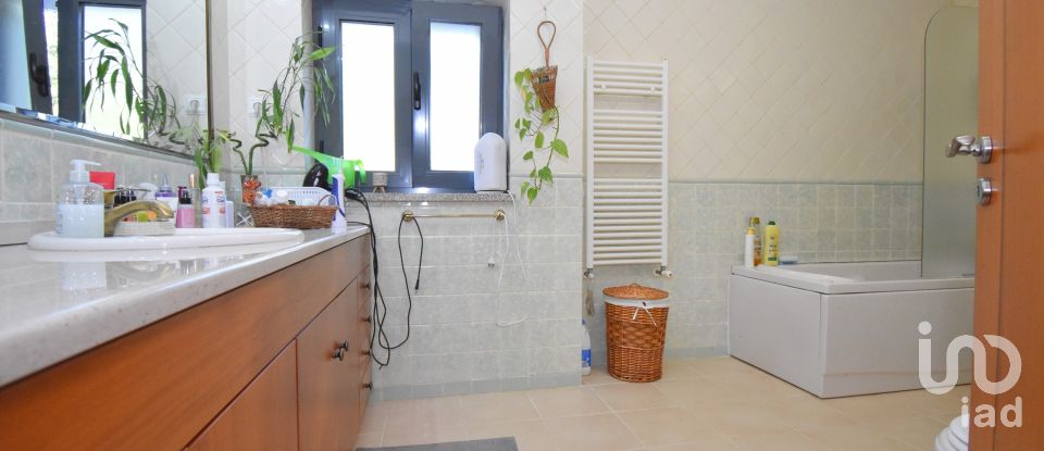 Quinta T3 em Oliveira do Hospital e São Paio de Gramaços de 273 m²