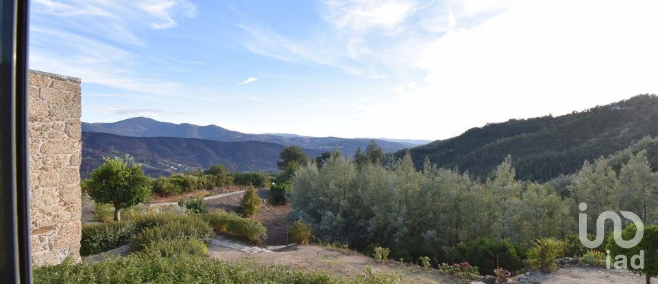 Quinta T3 em Oliveira do Hospital e São Paio de Gramaços de 273 m²