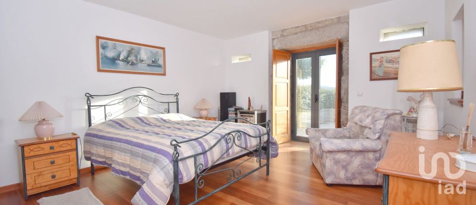 Quinta T3 em Oliveira do Hospital e São Paio de Gramaços de 273 m²