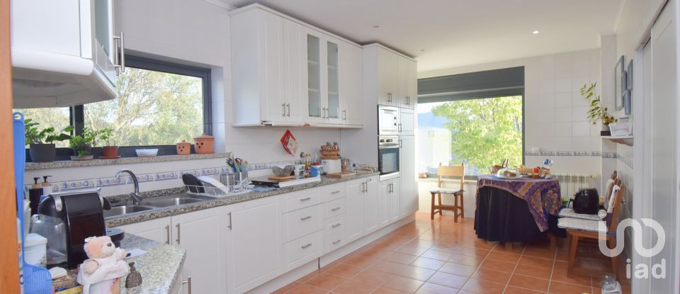 Quinta T3 em Oliveira do Hospital e São Paio de Gramaços de 273 m²