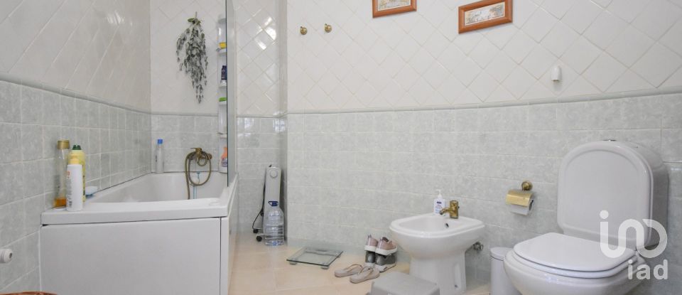 Quinta T3 em Oliveira do Hospital e São Paio de Gramaços de 273 m²