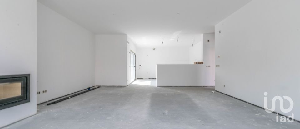 Moradia T3 em Leiria, Pousos, Barreira e Cortes de 234 m²