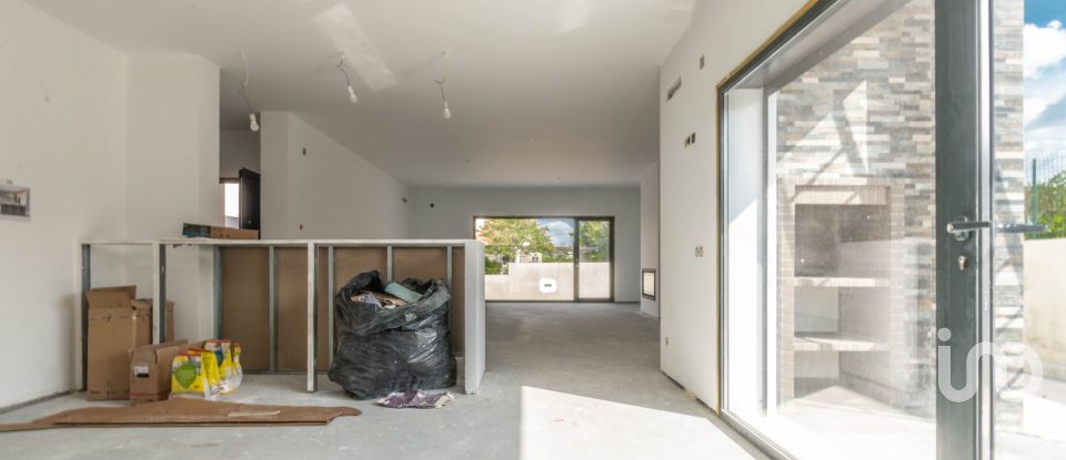 Moradia T3 em Leiria, Pousos, Barreira e Cortes de 234 m²