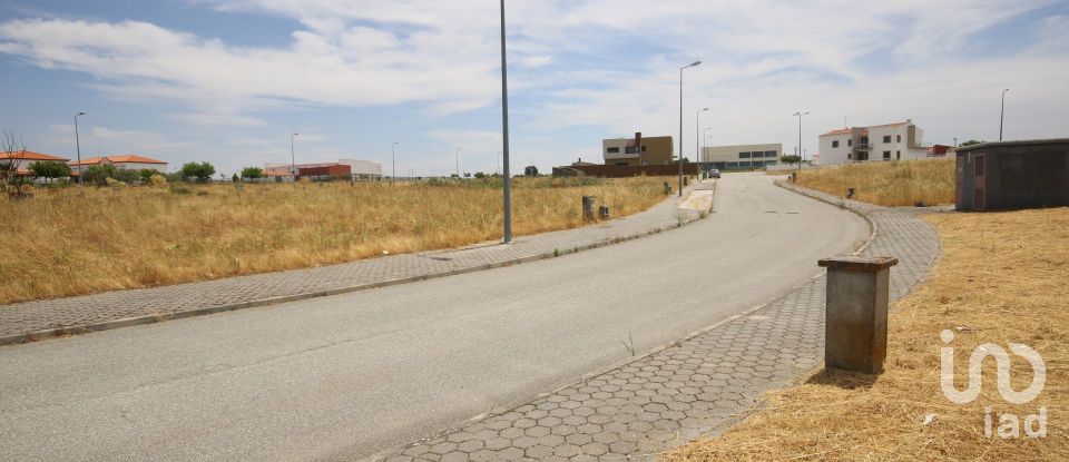 Terreno em Almeida de 787 m²