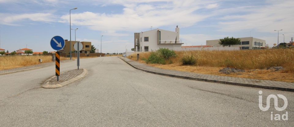 Terreno em Almeida de 675 m²