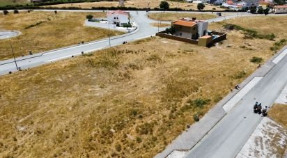 Terrain à Almeida de 675 m²