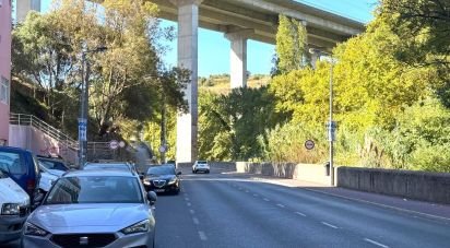 Boutique/Local commercial à Queluz e Belas de 98 m²