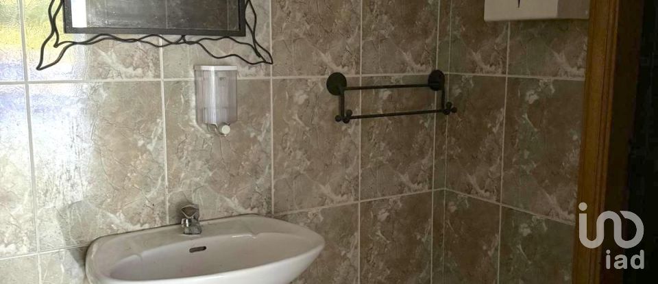 Boutique/Local commercial à Queluz e Belas de 98 m²