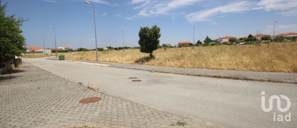 Terreno em Almeida de 616 m²