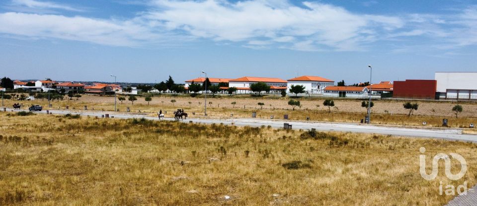 Terreno em Almeida de 616 m²