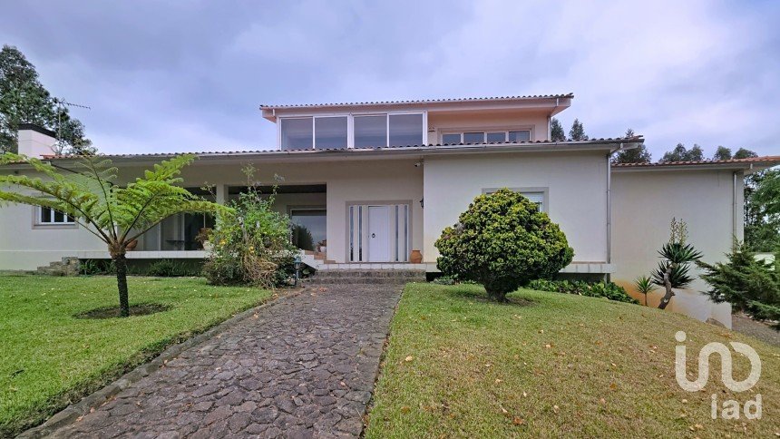 Moradia T3 em Ossela de 336 m²