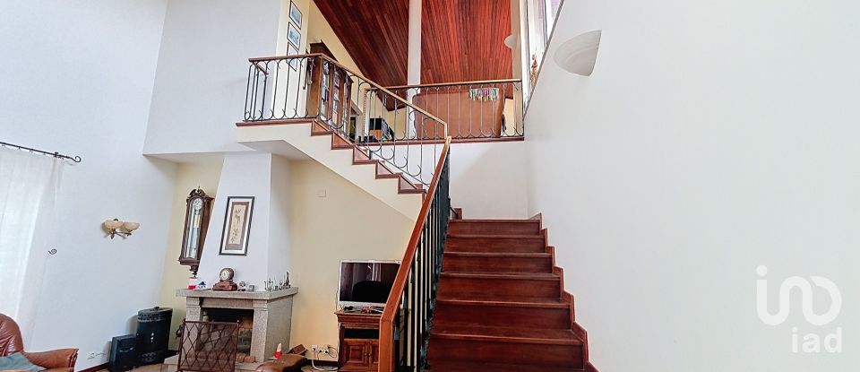 Moradia T3 em Ossela de 336 m²