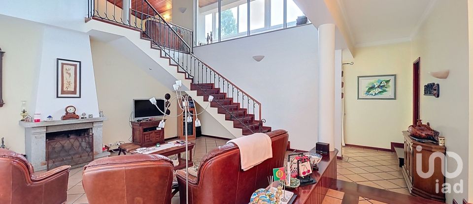 Moradia T3 em Ossela de 336 m²