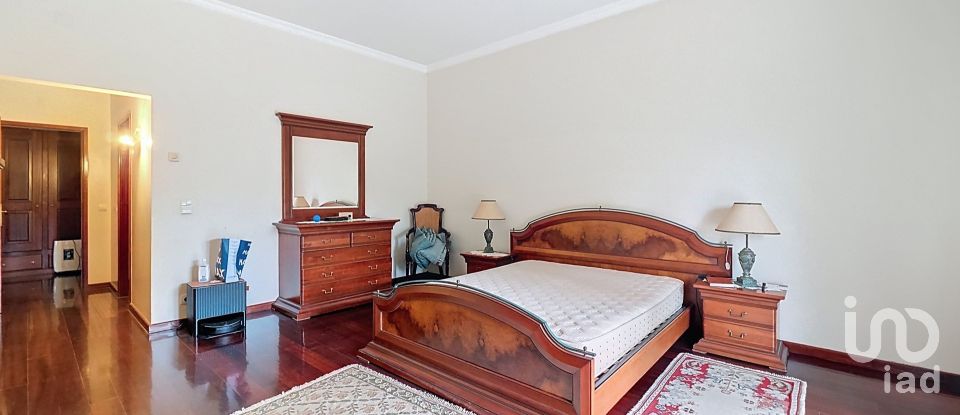 Moradia T3 em Ossela de 336 m²