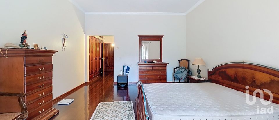 Moradia T3 em Ossela de 336 m²