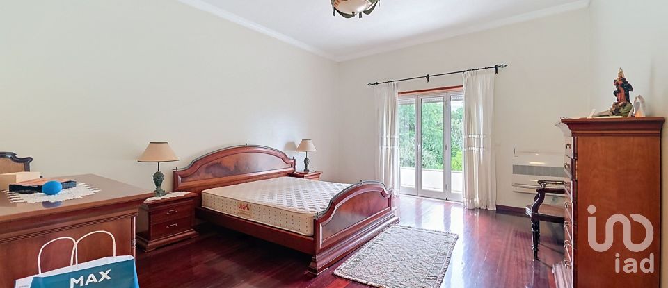 Moradia T3 em Ossela de 336 m²