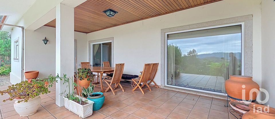 Moradia T3 em Ossela de 336 m²