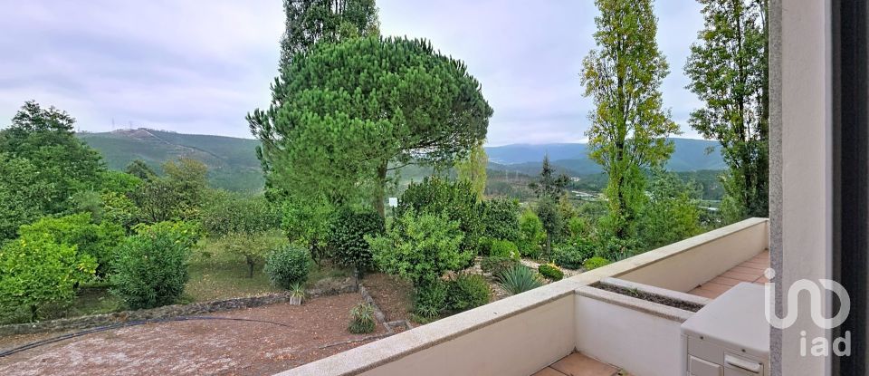 Moradia T3 em Ossela de 336 m²