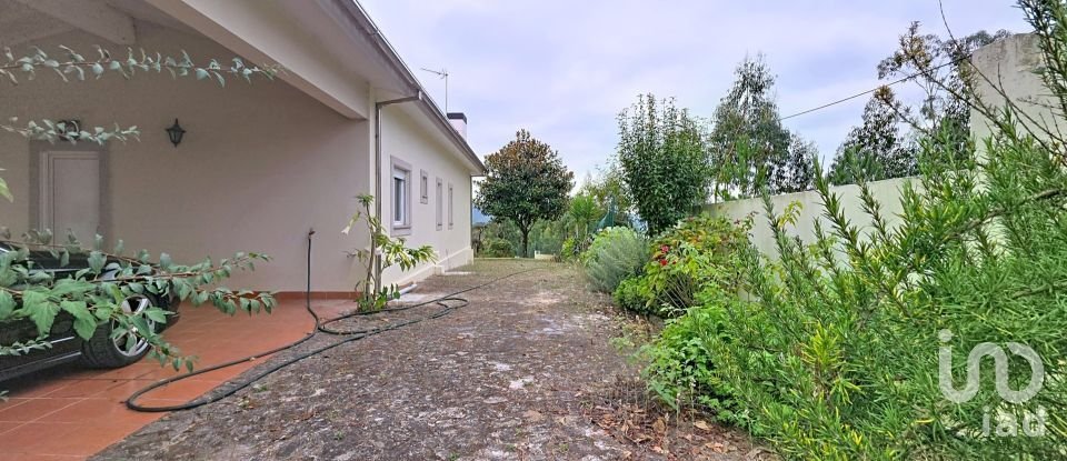 Moradia T3 em Ossela de 336 m²