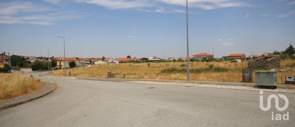 Terreno em Almeida de 663 m²