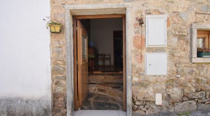 Maison de village T2 à Cumeeira de 166 m²