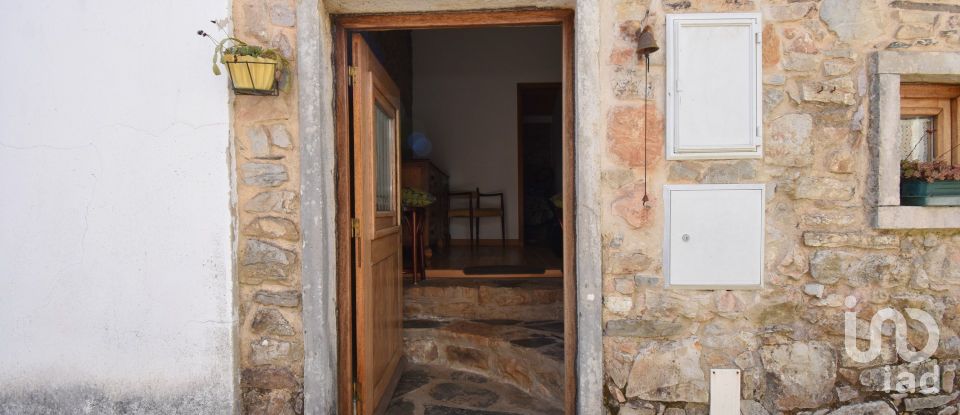 Maison de village T2 à Cumeeira de 166 m²