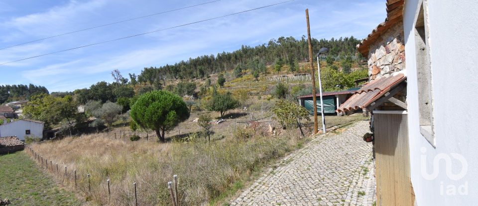 Maison de village T2 à Cumeeira de 166 m²