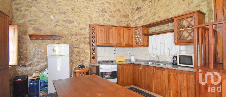 Maison de village T2 à Cumeeira de 166 m²