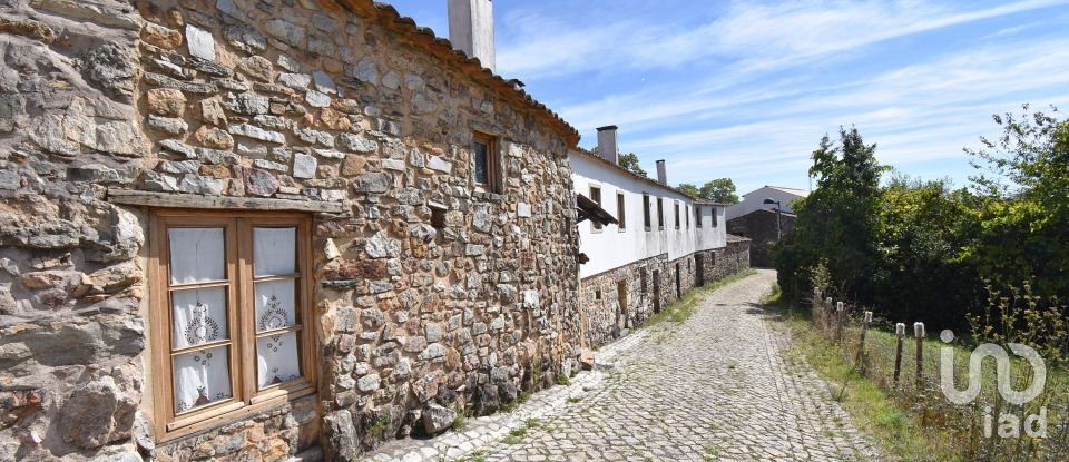 Maison de village T2 à Cumeeira de 166 m²