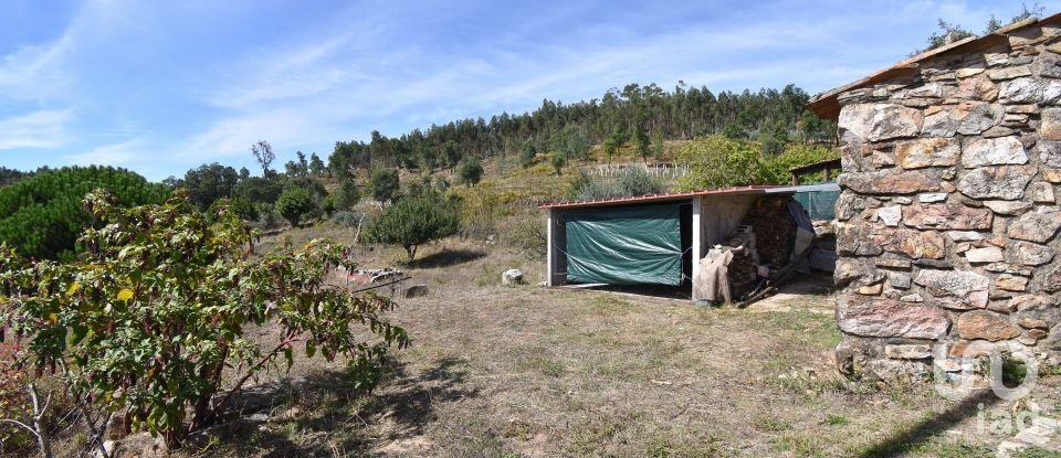 Maison de village T2 à Cumeeira de 166 m²