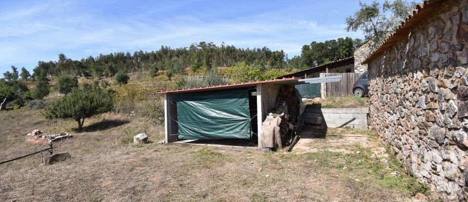 Maison de village T2 à Cumeeira de 166 m²