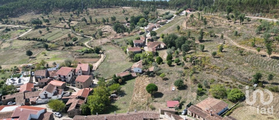 Maison de village T2 à Cumeeira de 166 m²