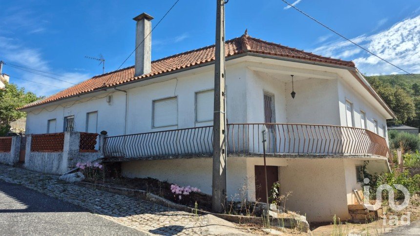 Moradia T3 em Alvados e Alcaria de 440 m²