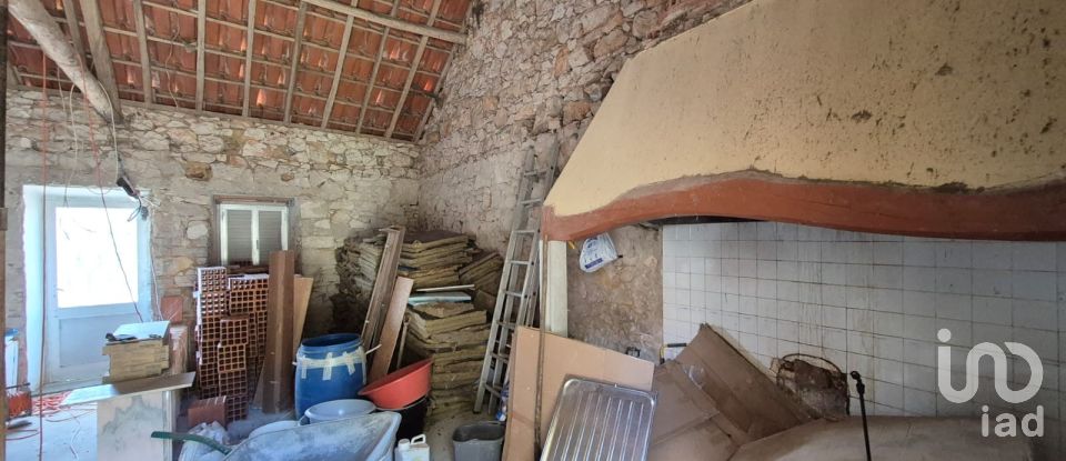 Moradia T3 em Alvados e Alcaria de 440 m²