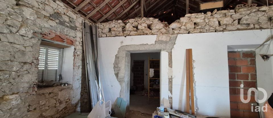 Moradia T3 em Alvados e Alcaria de 440 m²