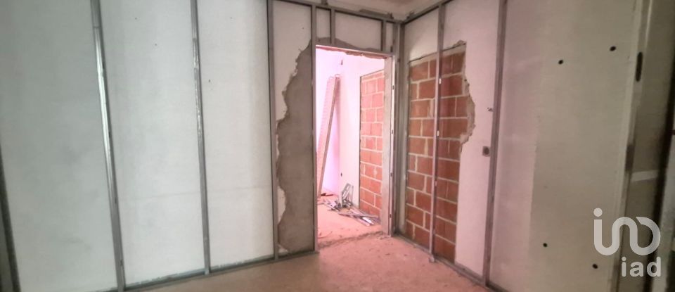 Moradia T3 em Alvados e Alcaria de 440 m²