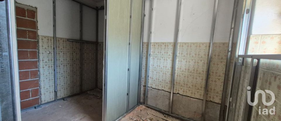 Moradia T3 em Alvados e Alcaria de 440 m²